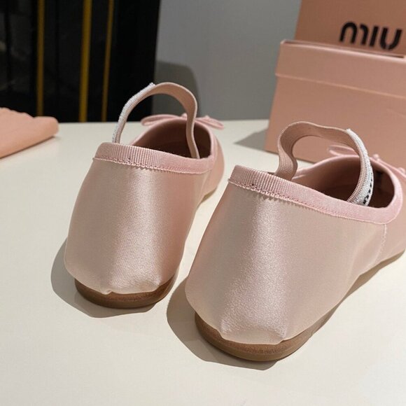 Miu Miu White Ballet Flats with Bow - Picture 9 of 9